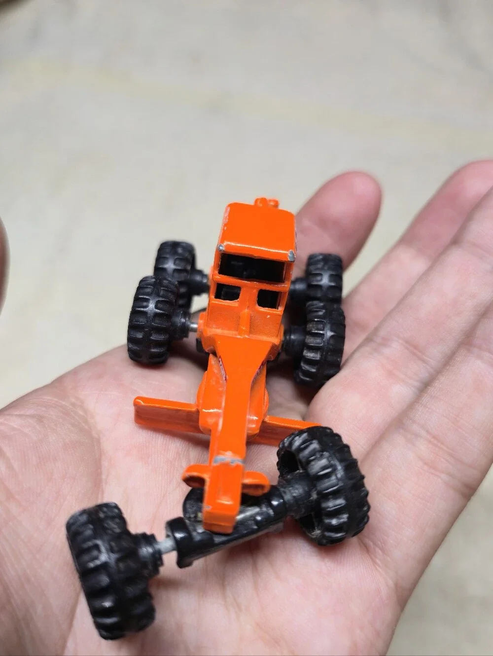 Vintage 1998 Tonka Maisto Hasbro Road Grader TC-831 Orange Diecast Kids Toy Mini